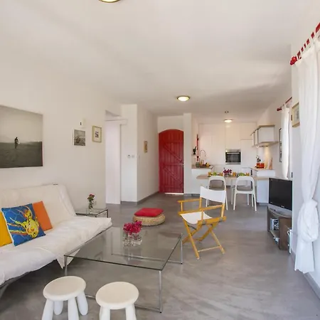 Liora Apartment *